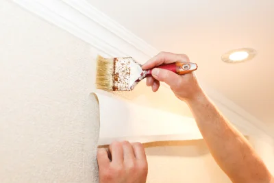 Pose de papier peint à Cannelle — revêtements muraux et toiles de verre
